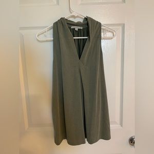 Sleeveless shirt